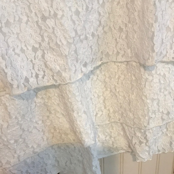 White Lacey 21’’ long top - Picture 5 of 6